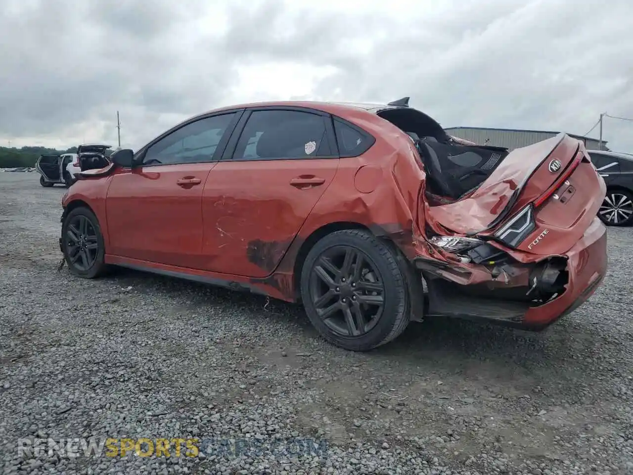 2 fotografías del automóvil dañado 3KPF34ADXME364675 KIA FORTE 2021