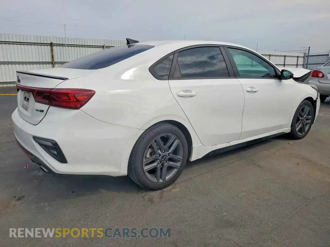 3 fotografías del automóvil dañado 3KPF34ADXME373649 KIA FORTE 2021