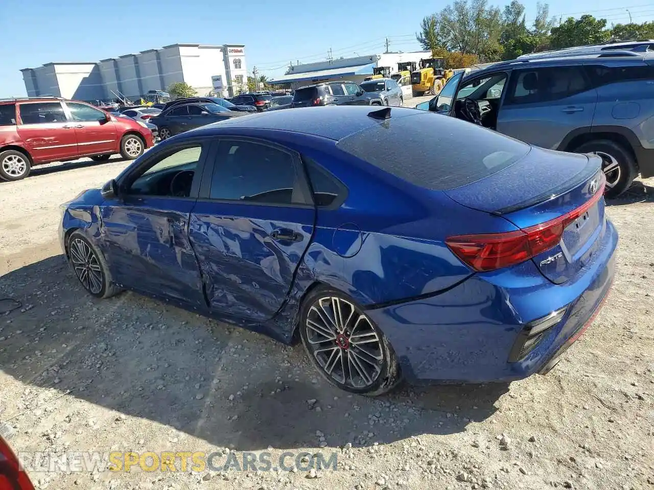 2 fotografías del automóvil dañado 3KPF44AC3ME303205 KIA FORTE 2021