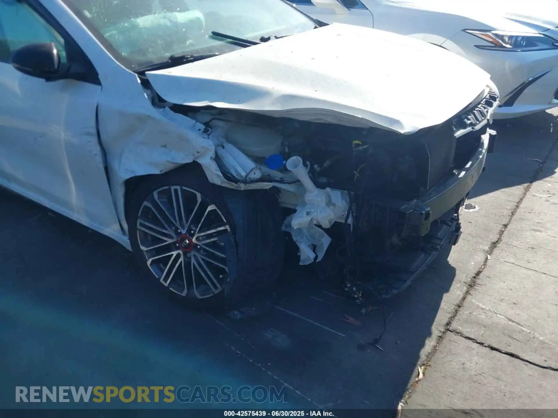 1 Photograph of a damaged car 3KPF44AC3ME334874 KIA FORTE 2021