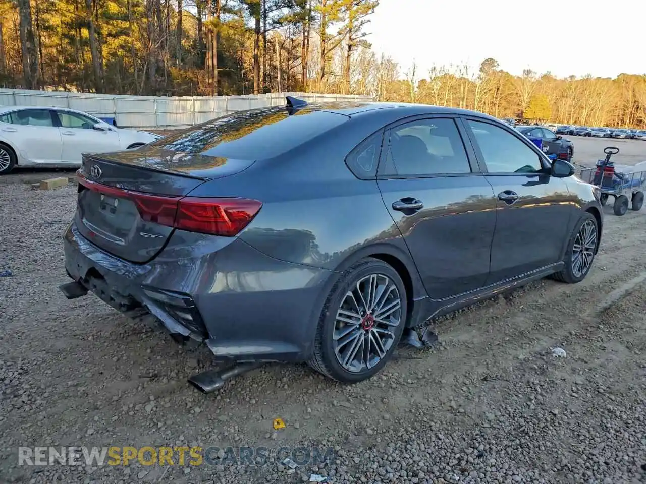 3 Photograph of a damaged car 3KPF44AC5ME374776 KIA FORTE 2021