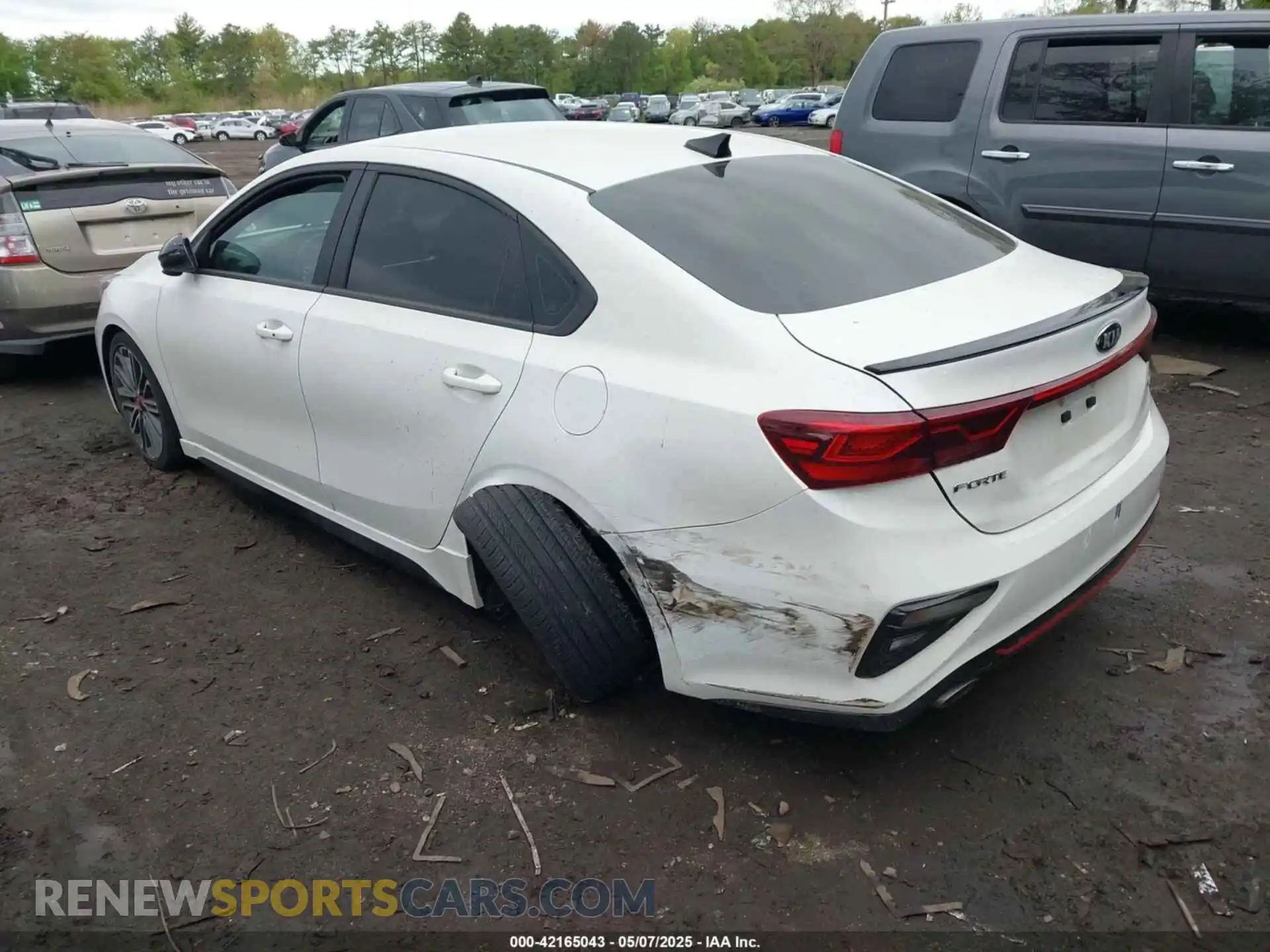 3 Photograph of a damaged car 3KPF44AC7ME416414 KIA FORTE 2021