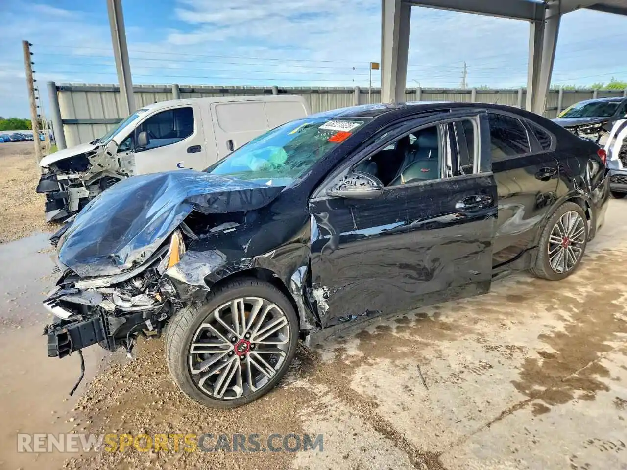 1 Photograph of a damaged car 3KPF44AC8ME272596 KIA FORTE 2021