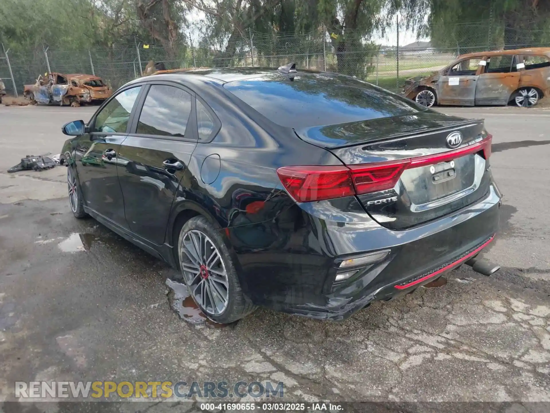 3 Photograph of a damaged car 3KPF44AC9ME369516 KIA FORTE 2021