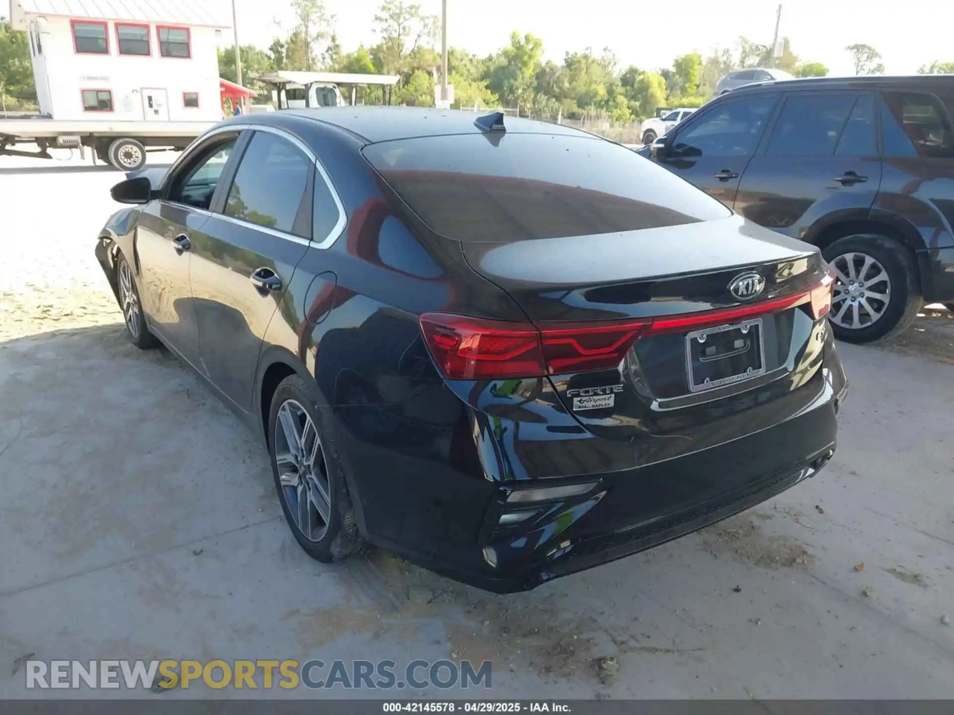 3 Photograph of a damaged car 3KPF54AD0ME284084 KIA FORTE 2021