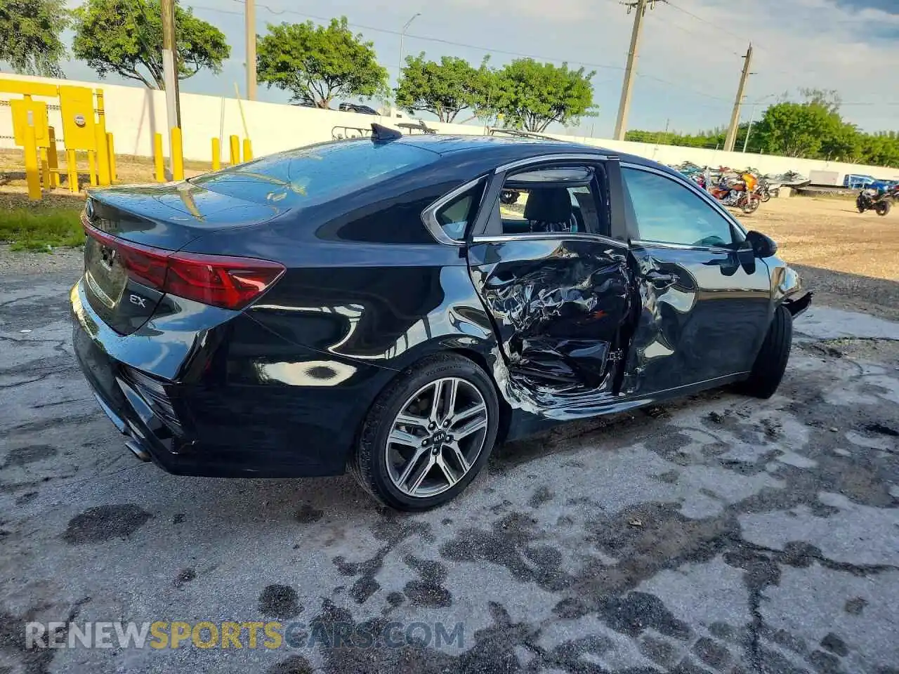 3 Photograph of a damaged car 3KPF54AD3ME297542 KIA FORTE 2021