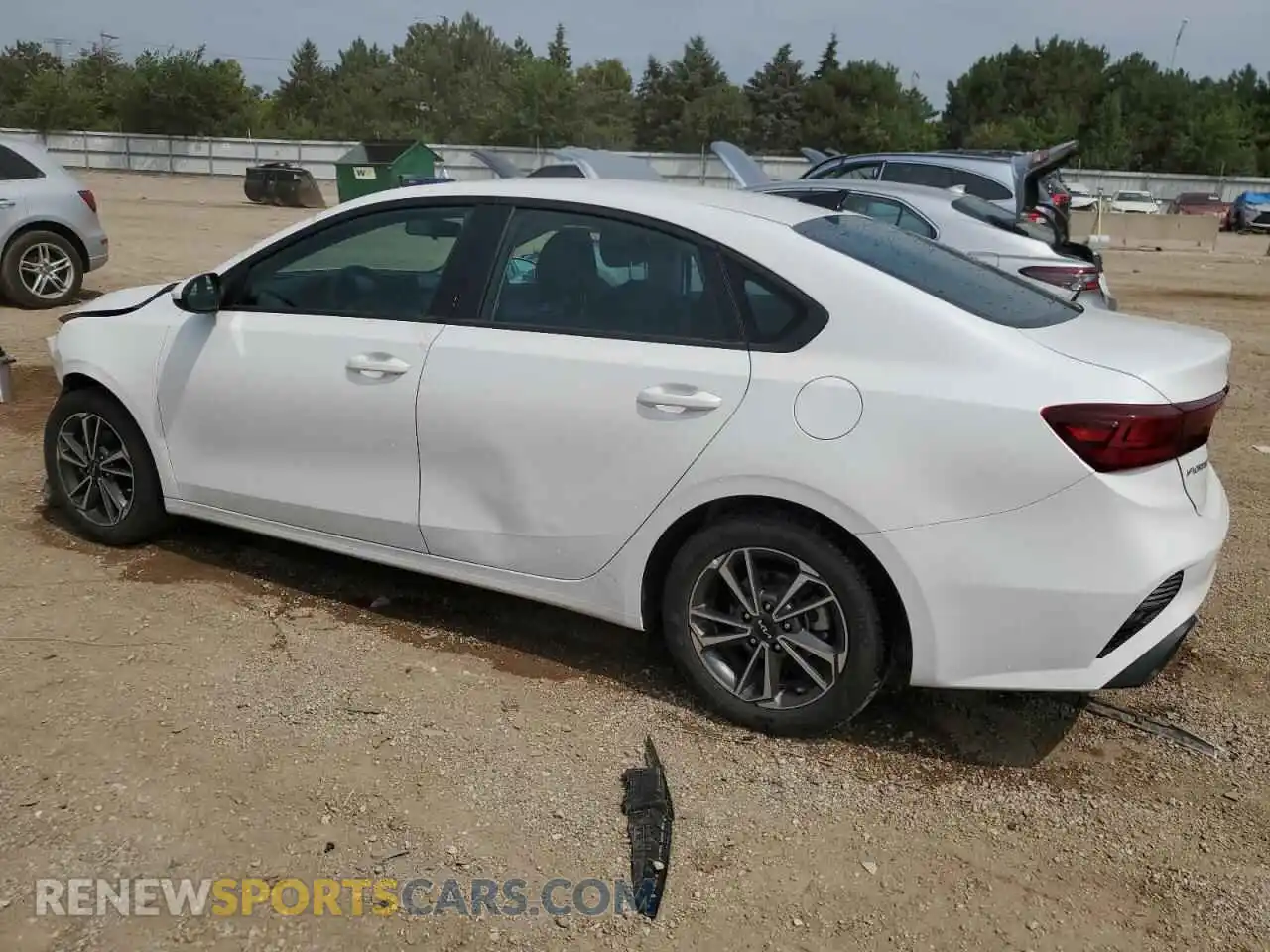 2 fotografías del automóvil dañado 3KPF24AD0NE453935 KIA FORTE 2022
