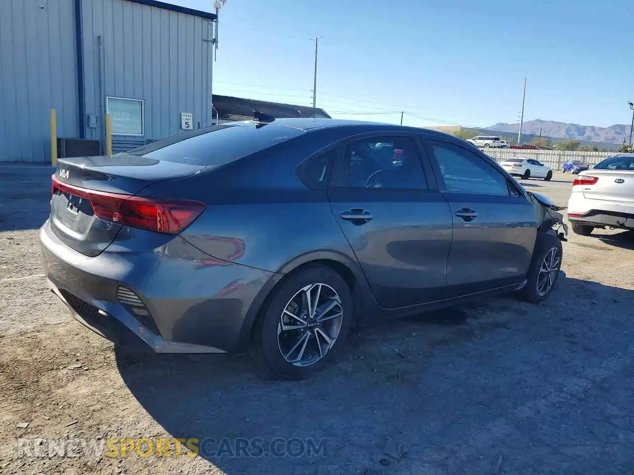 3 fotografías del automóvil dañado 3KPF24AD0NE483632 KIA FORTE 2022