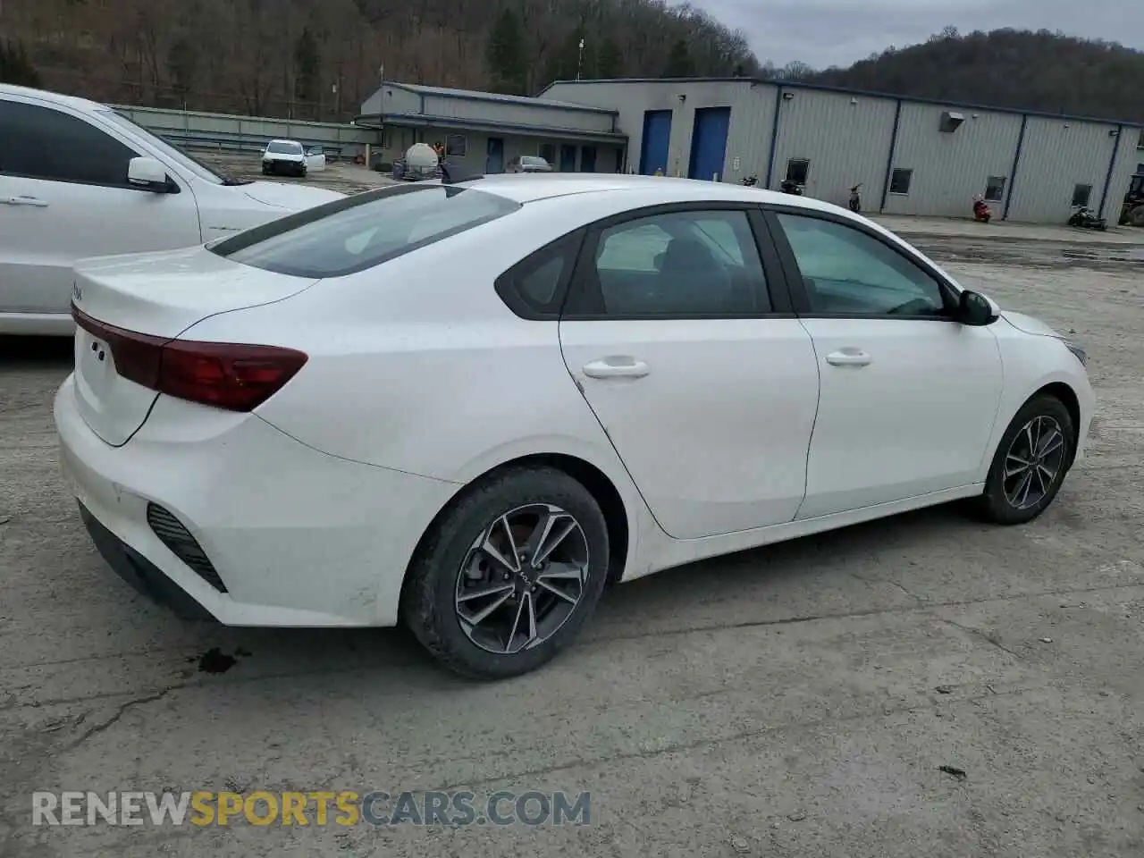 3 Photograph of a damaged car 3KPF24AD1NE487446 KIA FORTE 2022