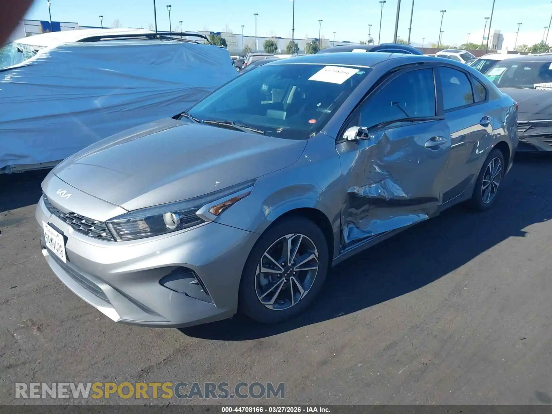 2 fotografías del automóvil dañado 3KPF24AD7NE468481 KIA FORTE 2022