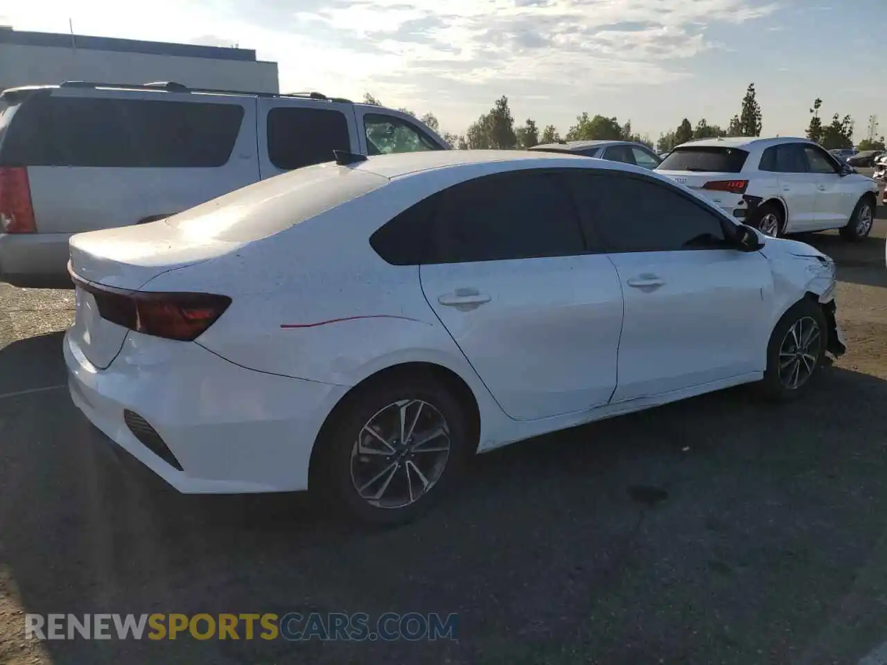 3 Фотография поврежденного автомобиля 3KPF24AD8NE440642 KIA FORTE 2022