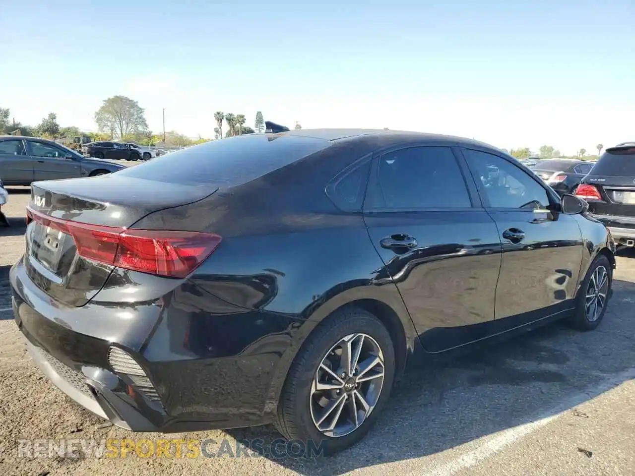 3 Photograph of a damaged car 3KPF24ADXNE433367 KIA FORTE 2022