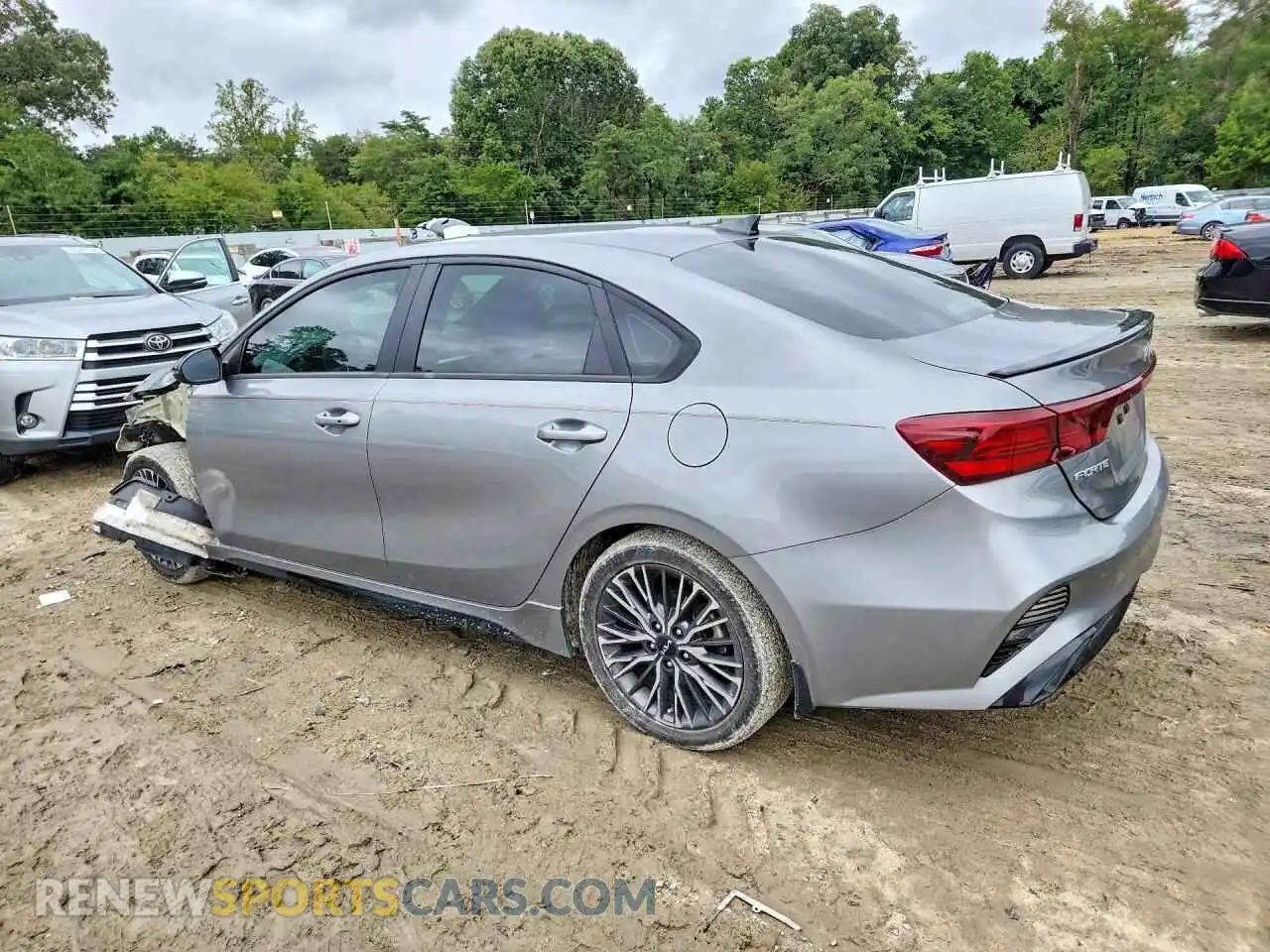 2 fotografías del automóvil dañado 3KPF54AD4NE511018 KIA FORTE 2022