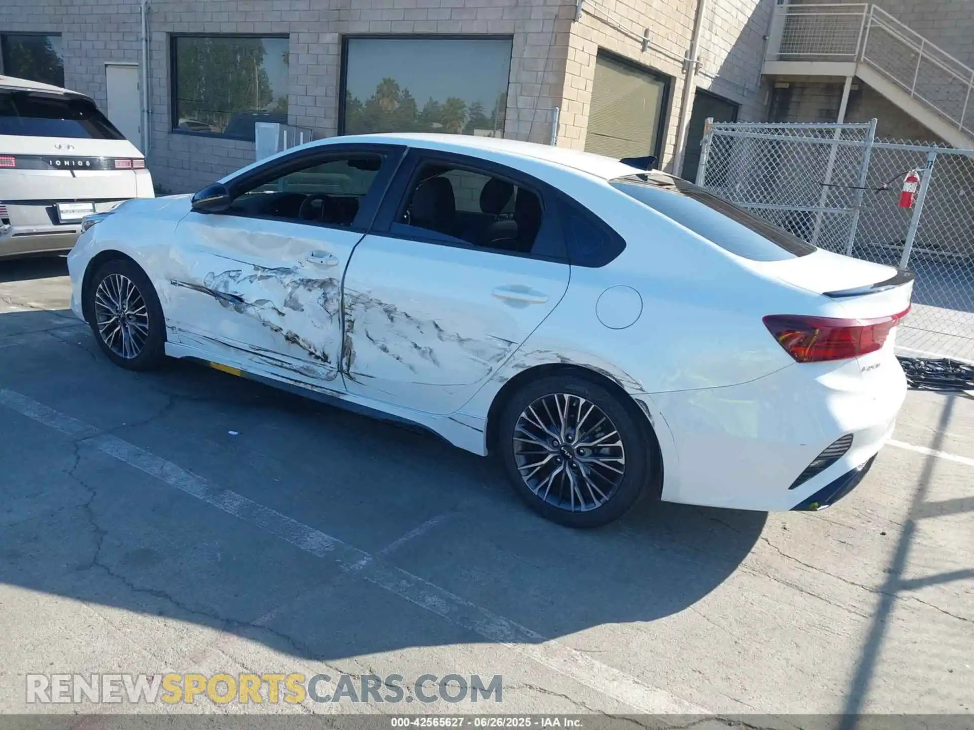 3 Photograph of a damaged car 3KPF54ADXNE512464 KIA FORTE 2022
