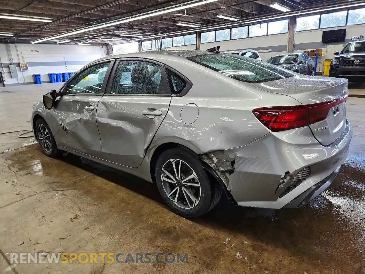 2 fotografías del automóvil dañado 3KPF24AD0PE615629 KIA FORTE 2023