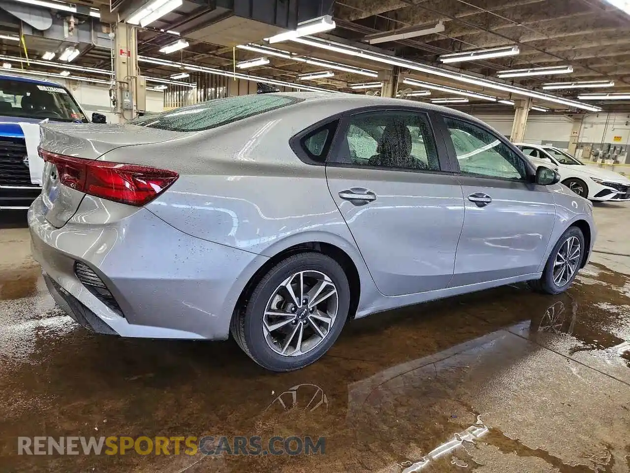 3 fotografías del automóvil dañado 3KPF24AD0PE615629 KIA FORTE 2023
