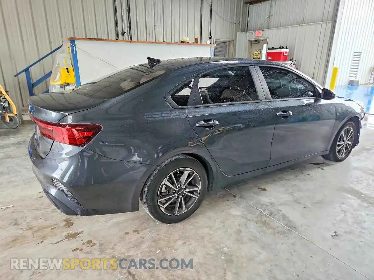 3 Фотография поврежденного автомобиля 3KPF24AD1PE643262 KIA FORTE 2023