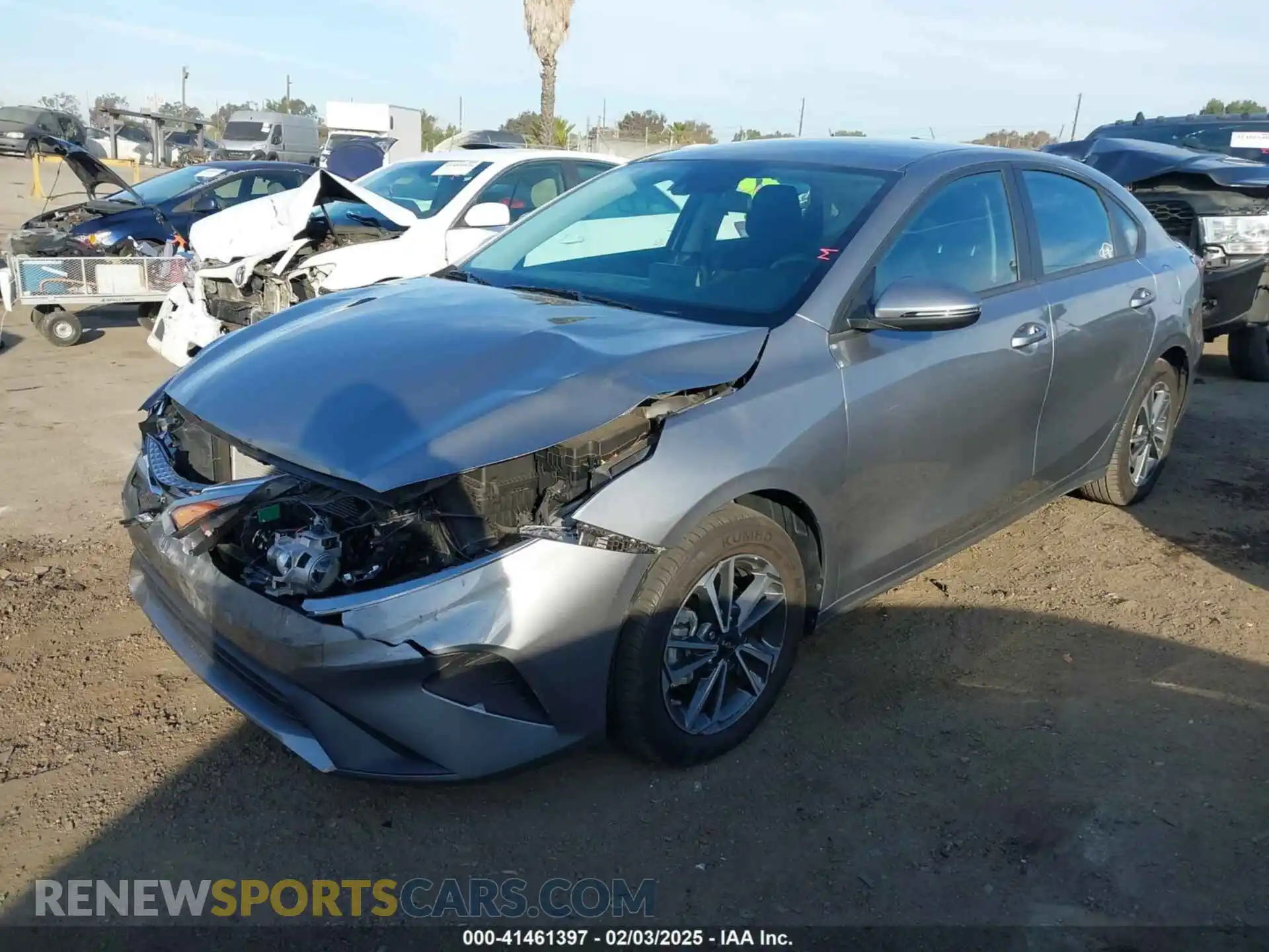 2 fotografías del automóvil dañado 3KPF24AD1PE652284 KIA FORTE 2023
