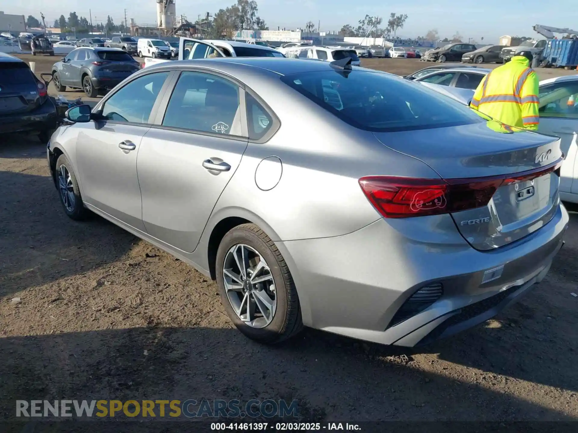 3 fotografías del automóvil dañado 3KPF24AD1PE652284 KIA FORTE 2023