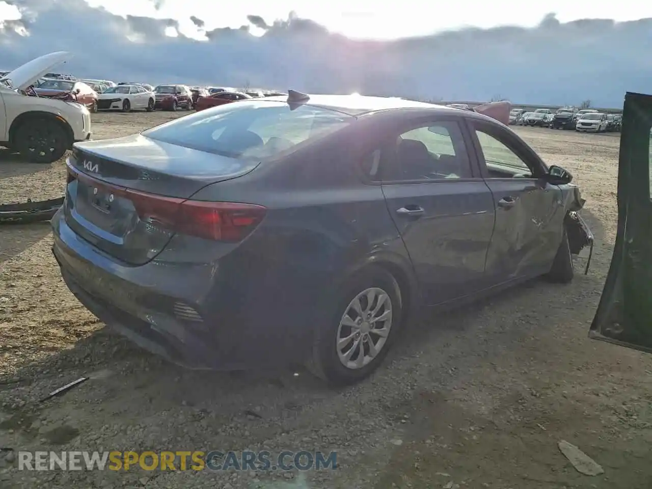 3 fotografías del automóvil dañado 3KPF24AD2PE569821 KIA FORTE 2023