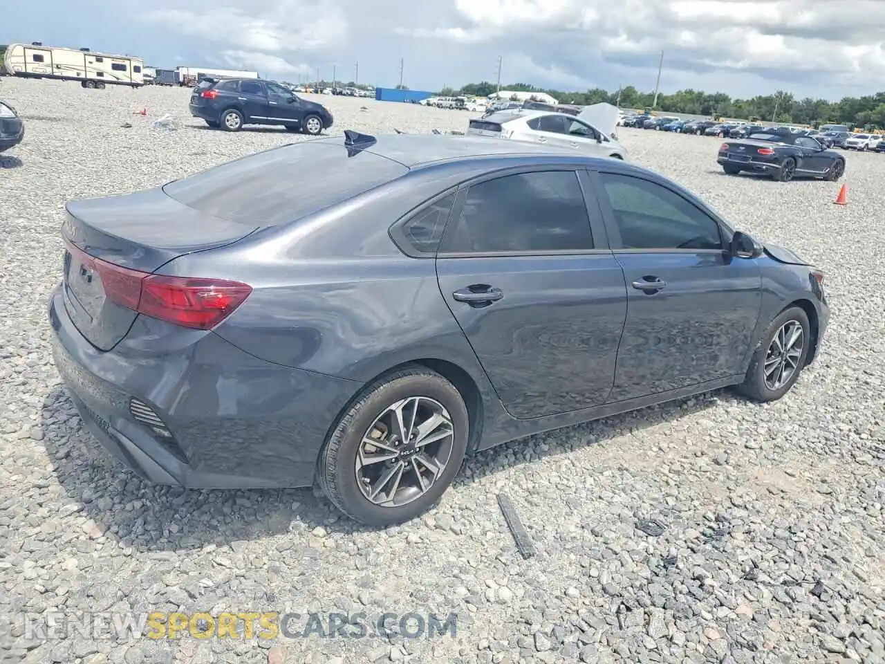 3 Фотография поврежденного автомобиля 3KPF24AD2PE601084 KIA FORTE 2023