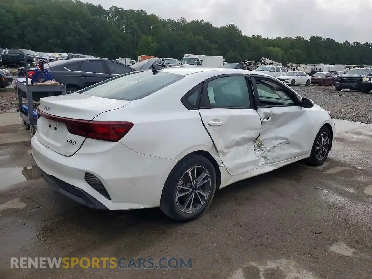 3 Фотография поврежденного автомобиля 3KPF24AD2PE673869 KIA FORTE 2023