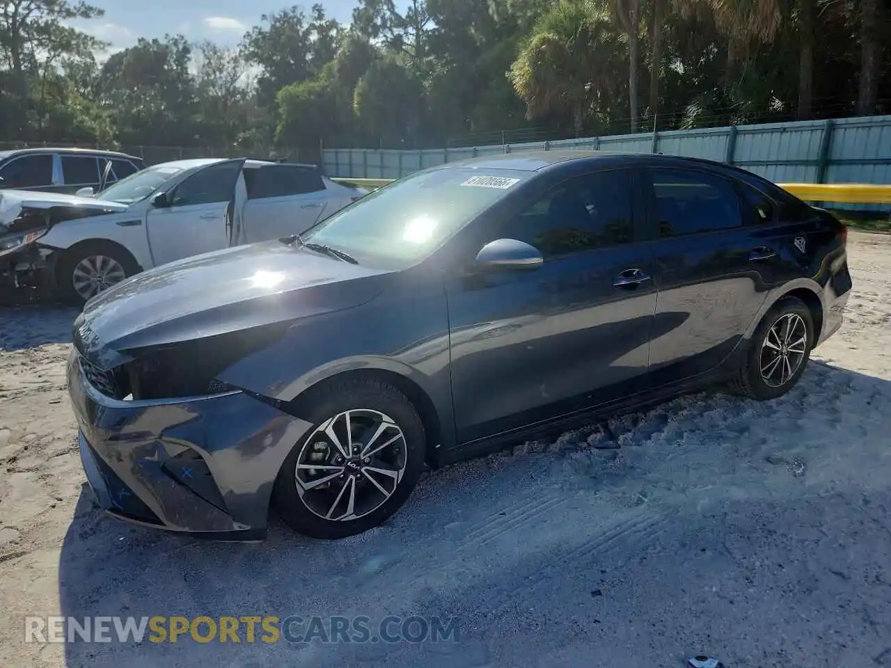 1 Photograph of a damaged car 3KPF24AD2PE682099 KIA FORTE 2023