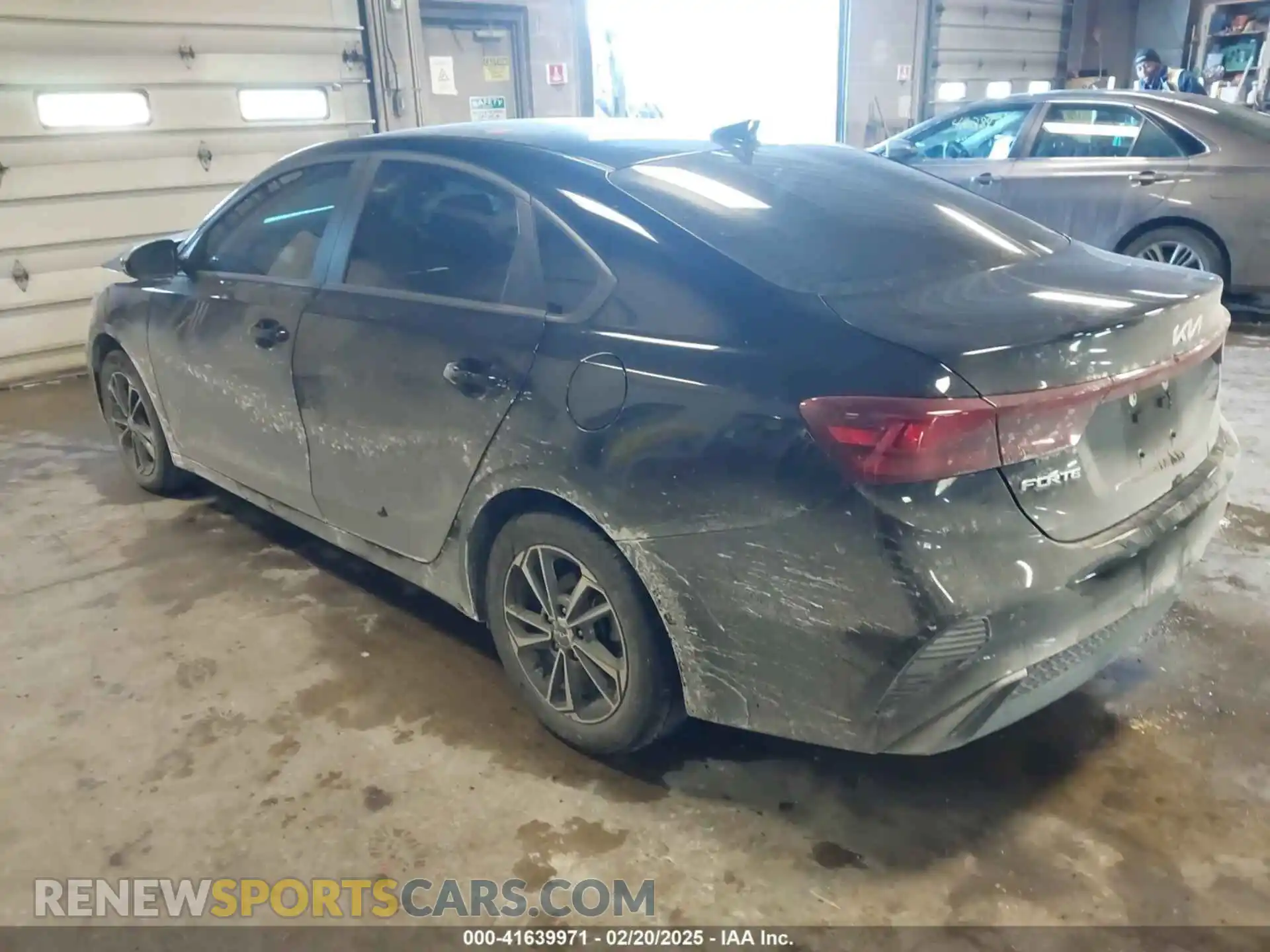 3 Photograph of a damaged car 3KPF24AD2PE685181 KIA FORTE 2023