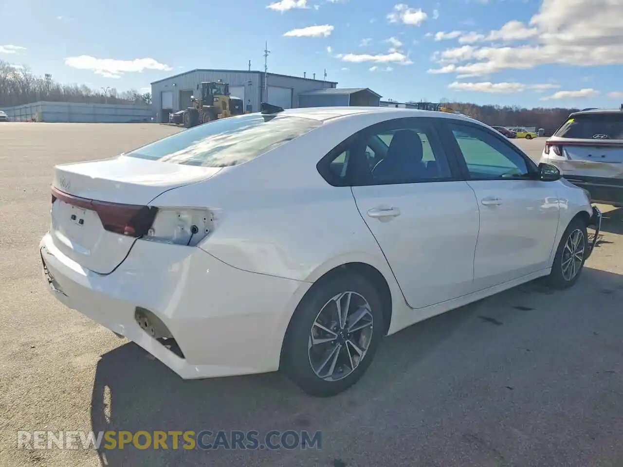 3 Фотография поврежденного автомобиля 3KPF24AD3PE583033 KIA FORTE 2023
