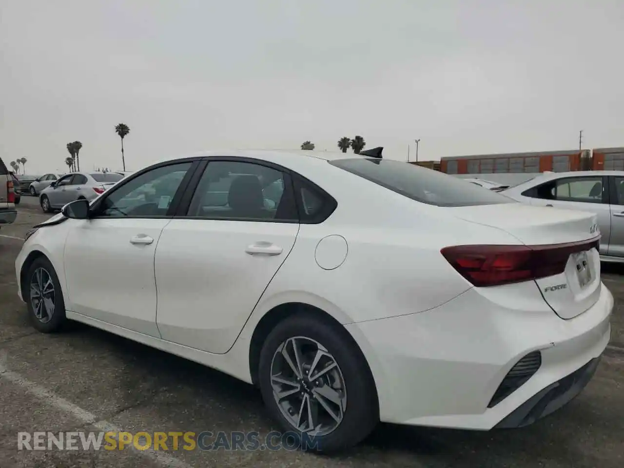 2 fotografías del automóvil dañado 3KPF24AD3PE652948 KIA FORTE 2023
