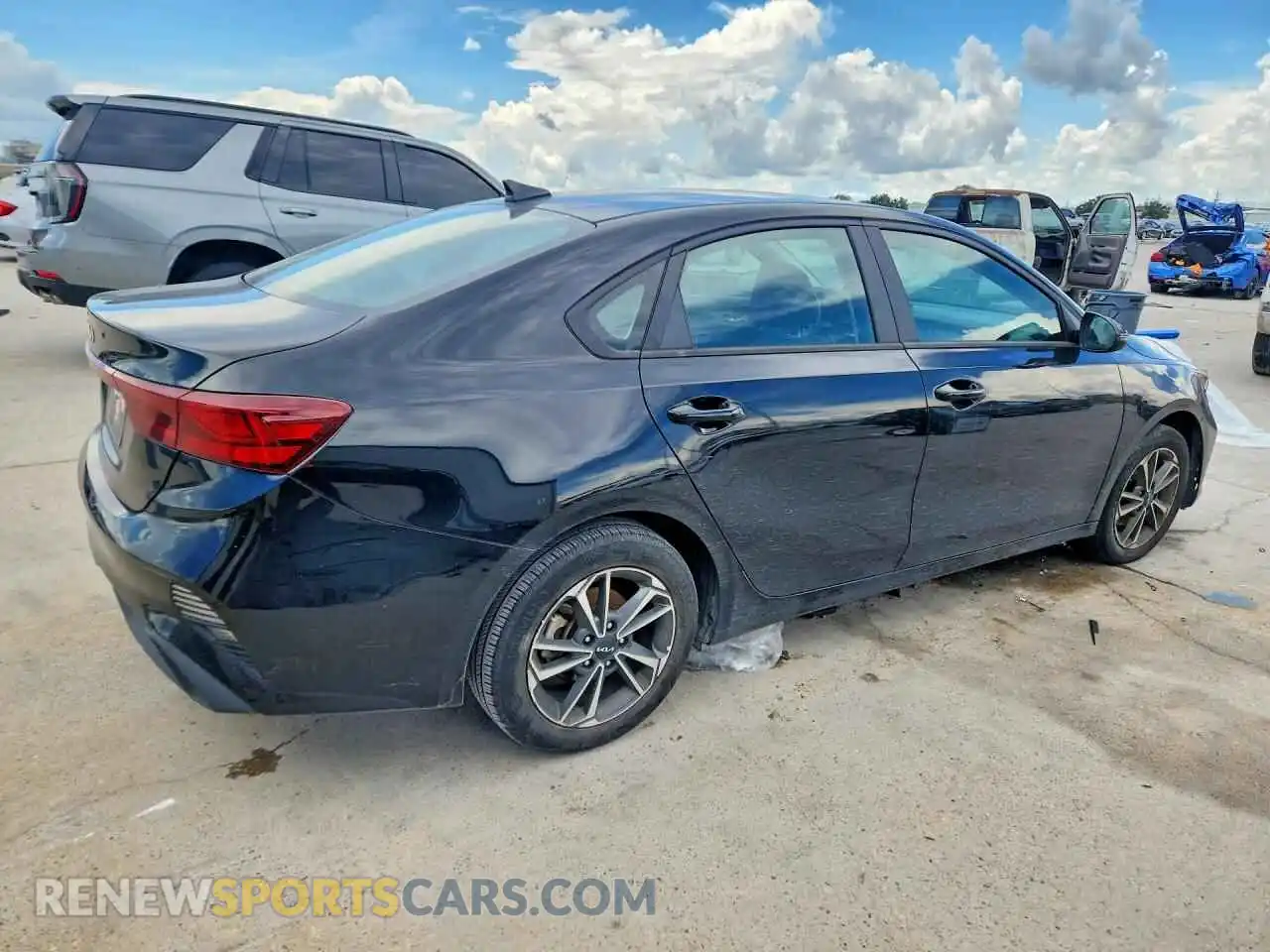 3 Фотография поврежденного автомобиля 3KPF24AD3PE655946 KIA FORTE 2023