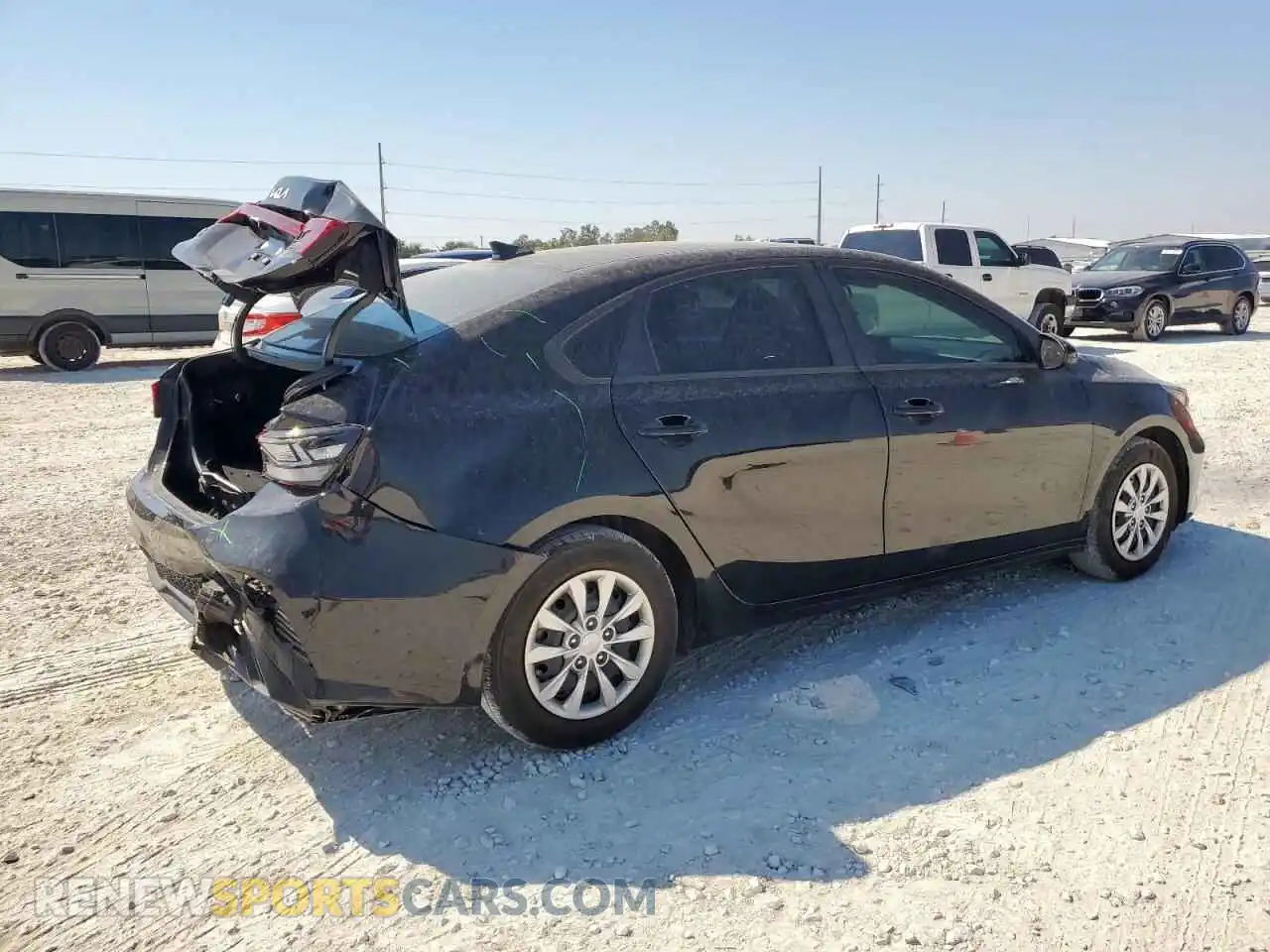 3 fotografías del automóvil dañado 3KPF24AD3PE685481 KIA FORTE 2023