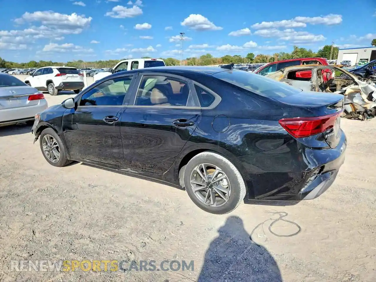 2 Фотография поврежденного автомобиля 3KPF24AD4PE609977 KIA FORTE 2023
