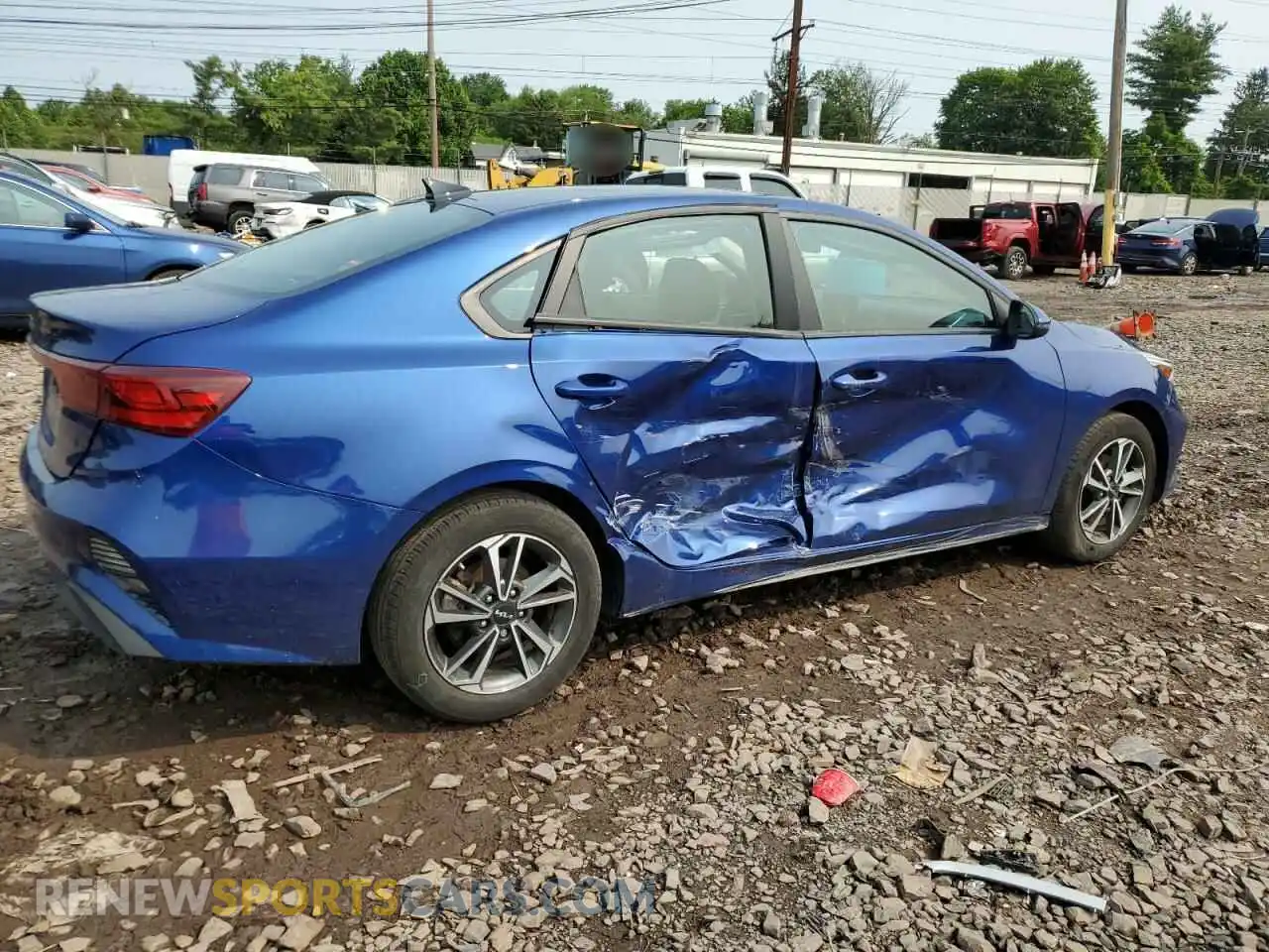 3 Фотография поврежденного автомобиля 3KPF24AD4PE685456 KIA FORTE 2023