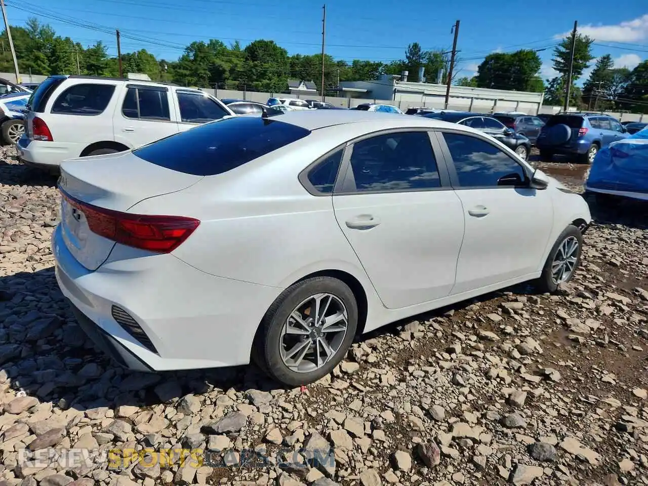 3 Photograph of a damaged car 3KPF24AD5PE549353 KIA FORTE 2023
