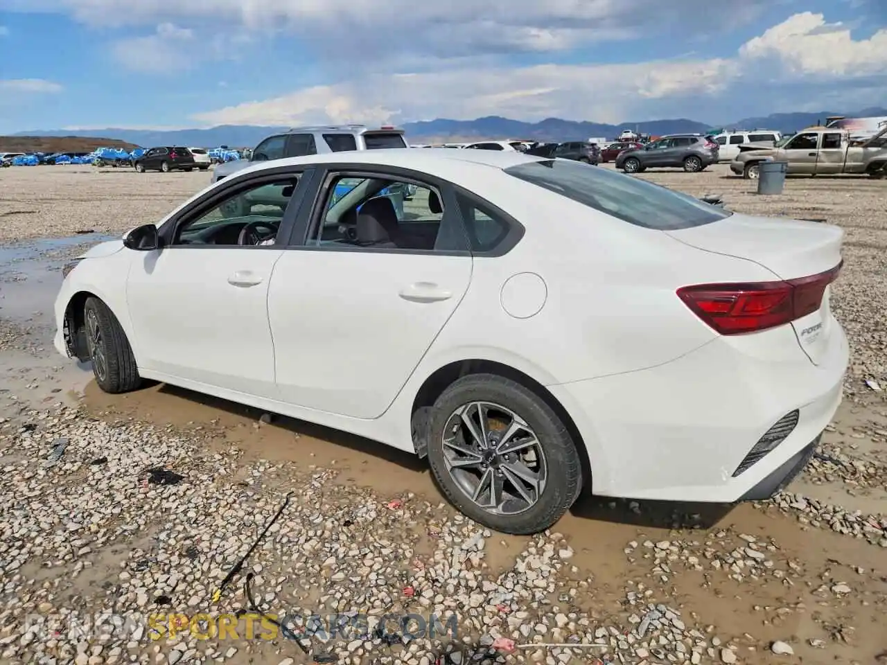 2 Фотография поврежденного автомобиля 3KPF24AD5PE579257 KIA FORTE 2023