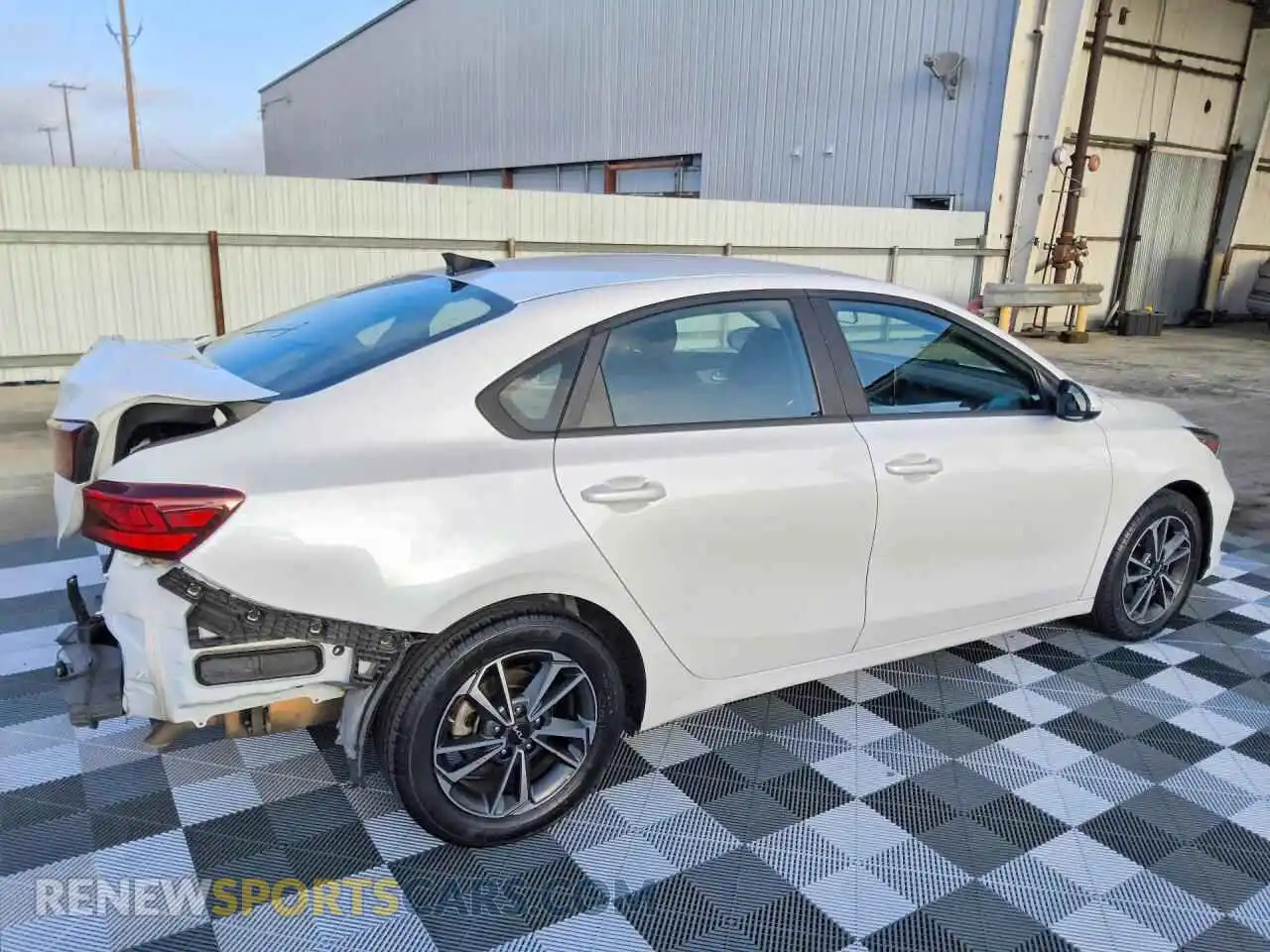 3 fotografías del automóvil dañado 3KPF24AD5PE624746 KIA FORTE 2023