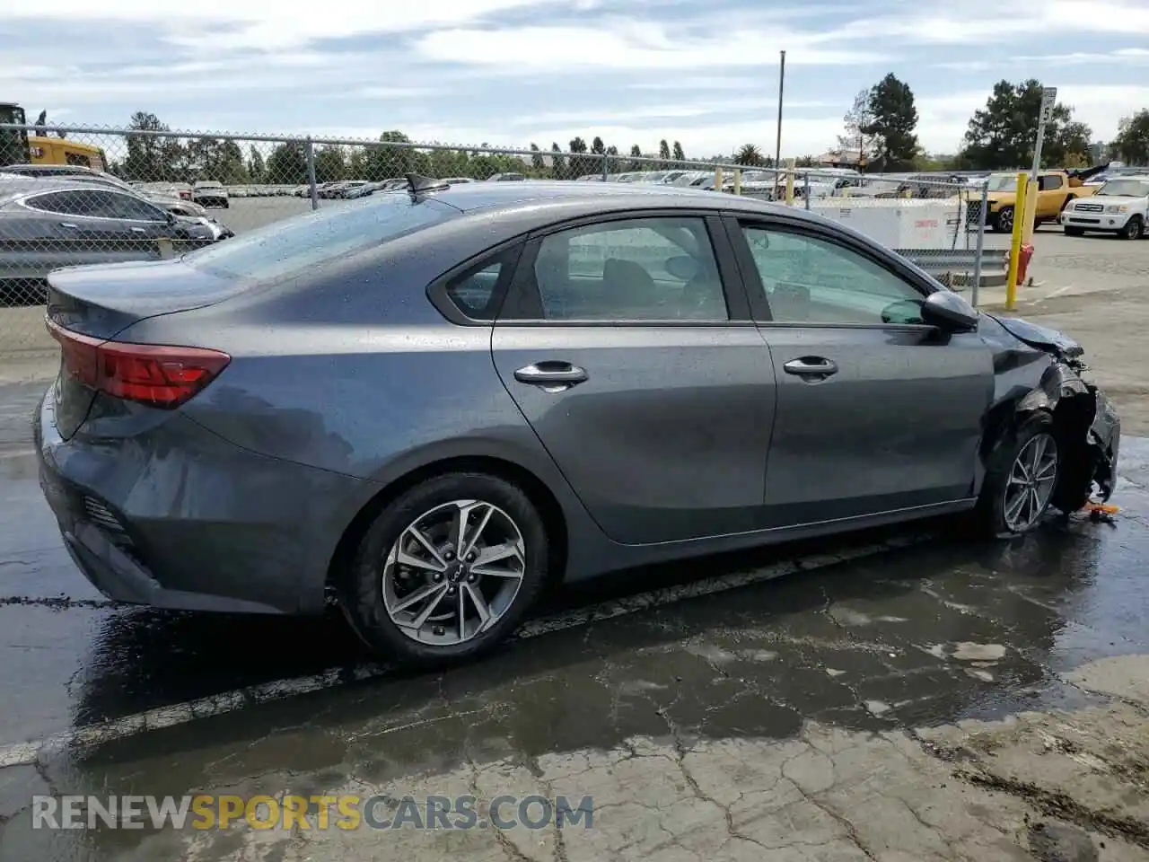 3 fotografías del automóvil dañado 3KPF24AD5PE634418 KIA FORTE 2023