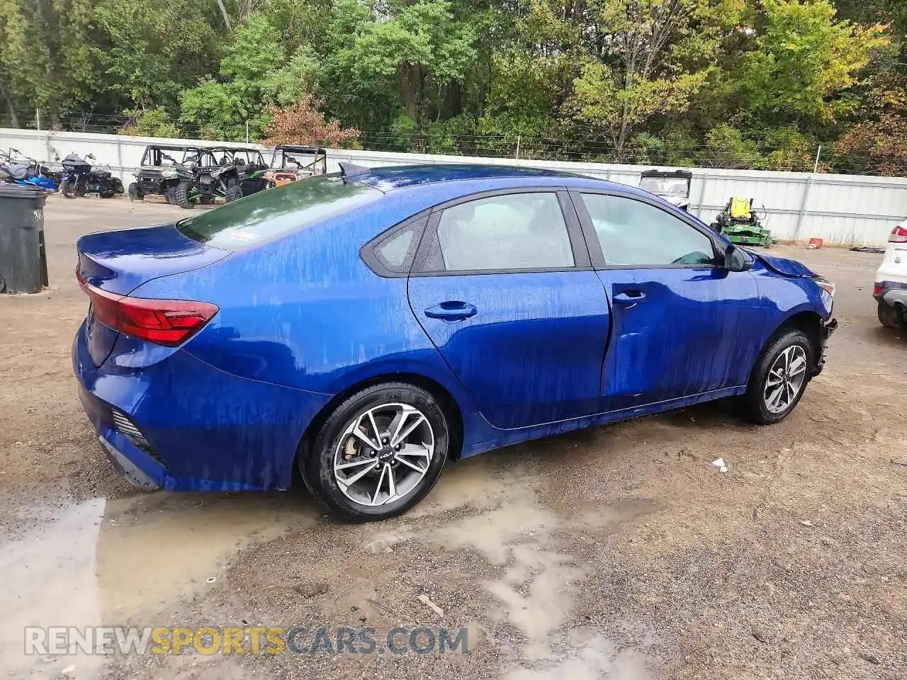 3 Фотография поврежденного автомобиля 3KPF24AD6PE661062 KIA FORTE 2023