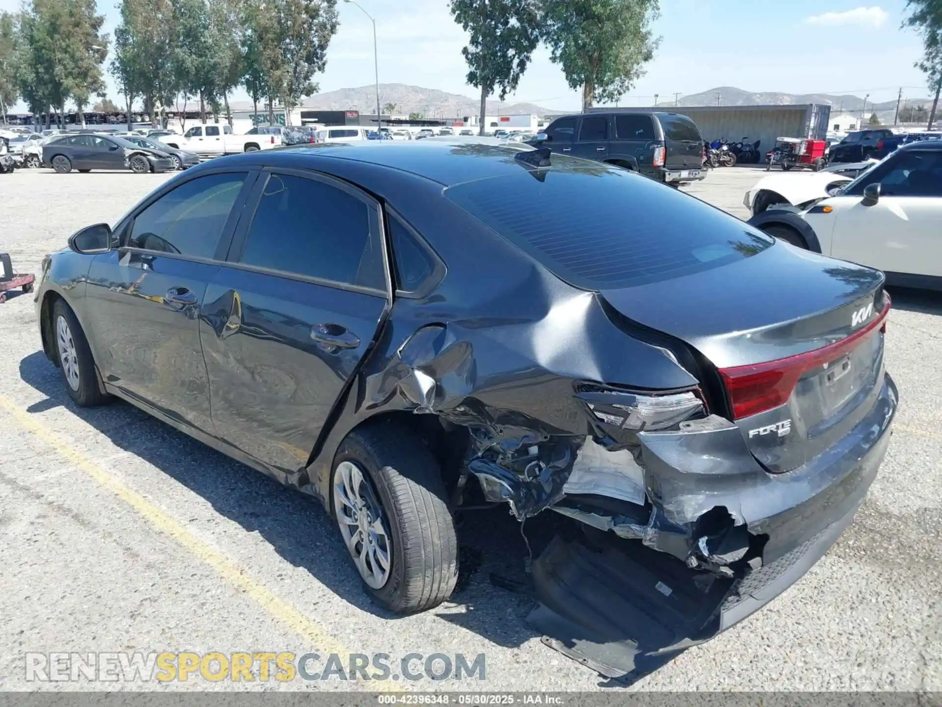 3 fotografías del automóvil dañado 3KPF24AD7PE520601 KIA FORTE 2023
