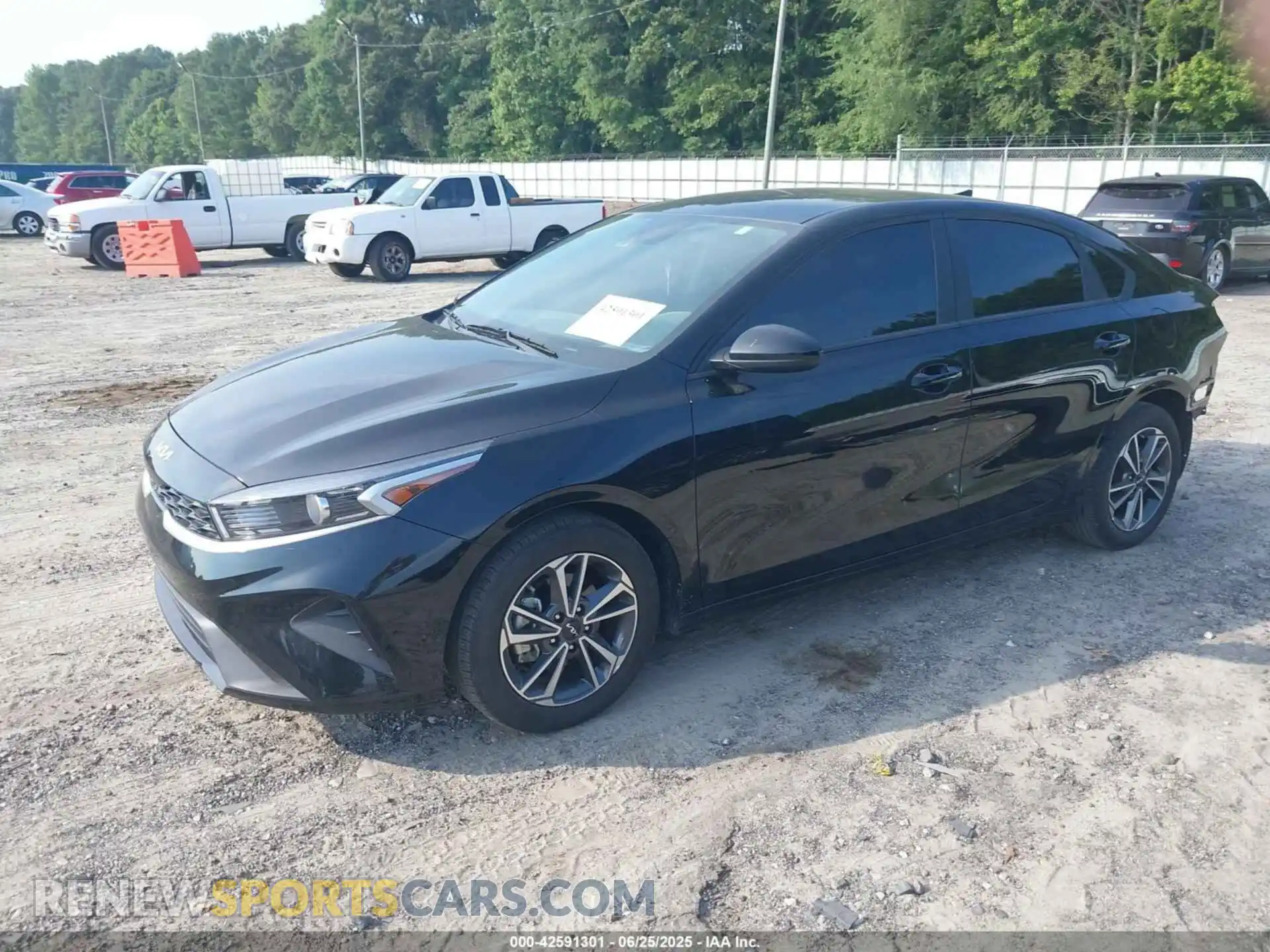 2 fotografías del automóvil dañado 3KPF24AD8PE565451 KIA FORTE 2023