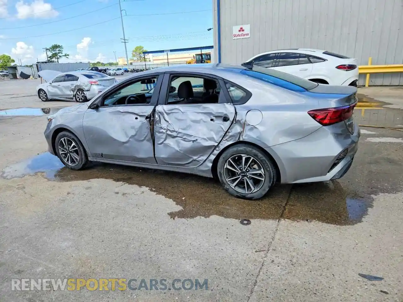2 Photograph of a damaged car 3KPF24AD9PE653666 KIA FORTE 2023