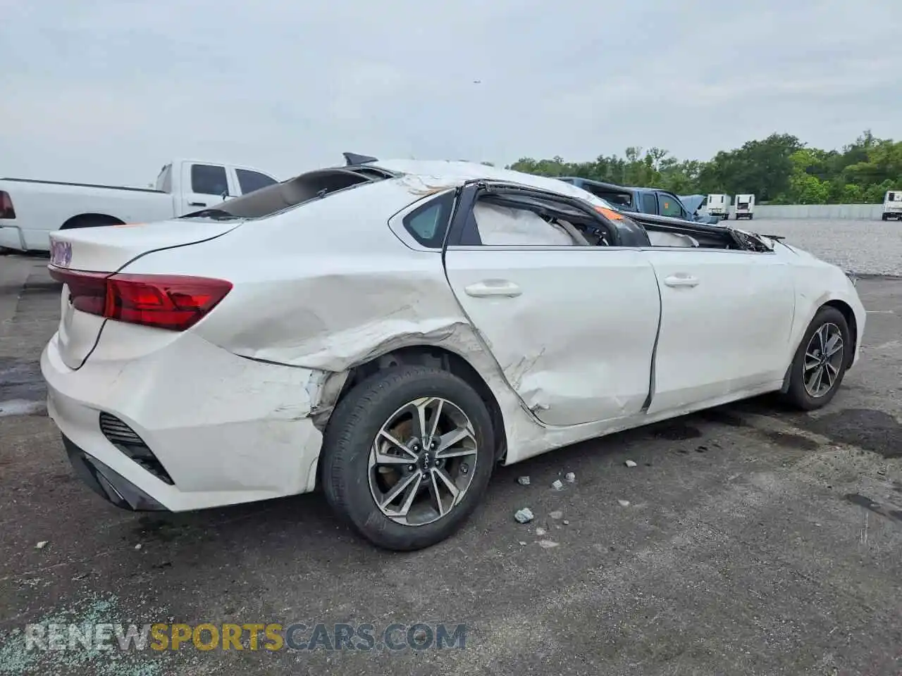 3 Photograph of a damaged car 3KPF34AD1PE650662 KIA FORTE 2023