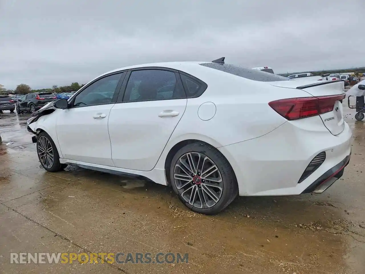 2 fotografías del automóvil dañado 3KPF44AC2PE636371 KIA FORTE 2023