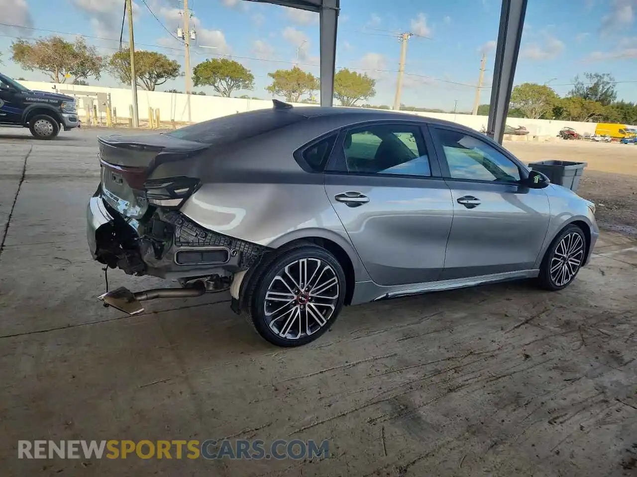 3 fotografías del automóvil dañado 3KPF44AC3PE625900 KIA FORTE 2023