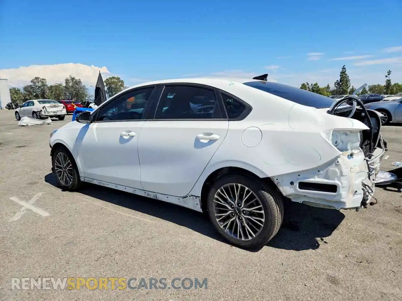 2 Фотография поврежденного автомобиля 3KPF54AD1PE672199 KIA FORTE 2023