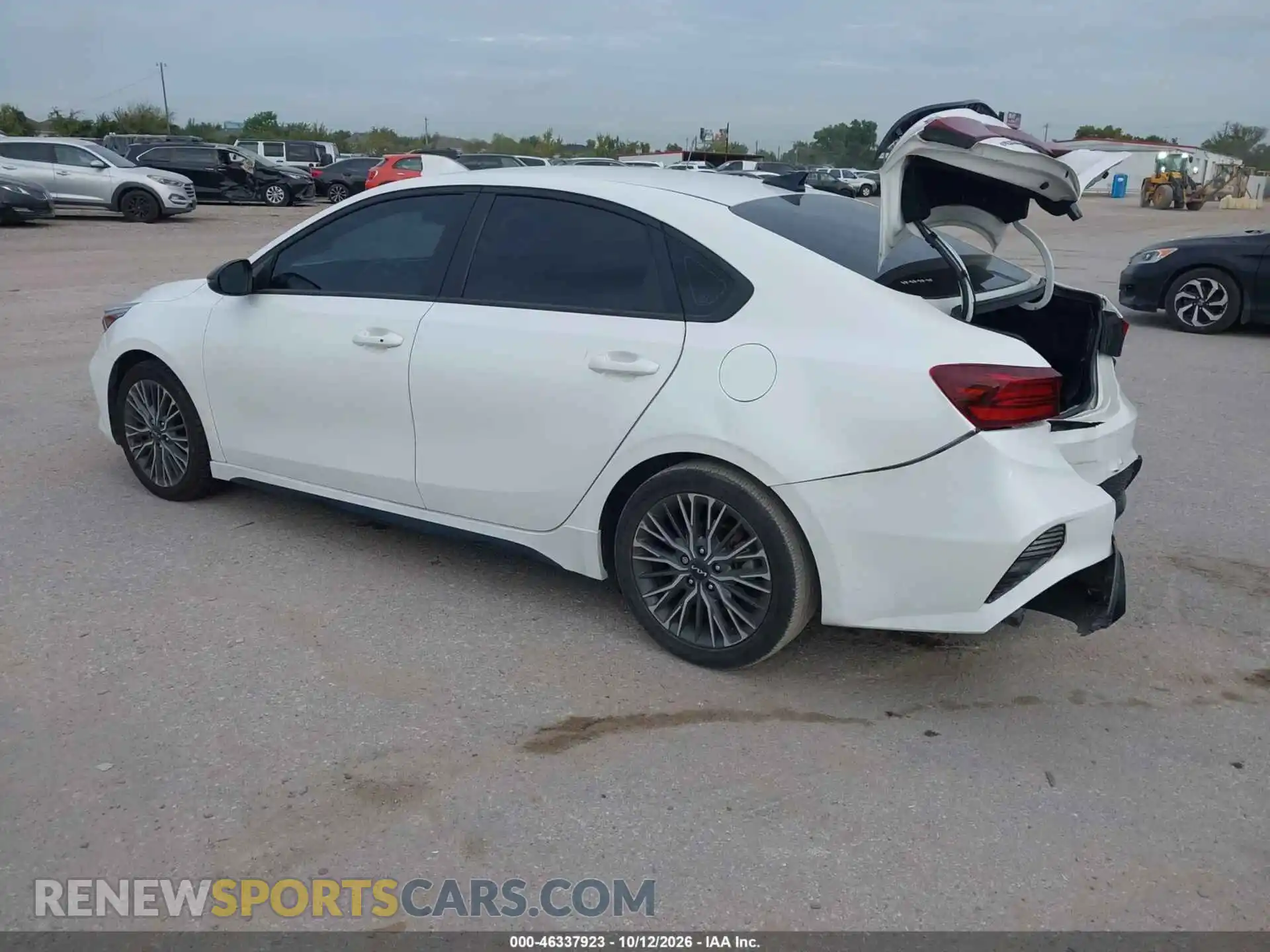 3 Фотография поврежденного автомобиля 3KPF54AD2PE592961 KIA FORTE 2023