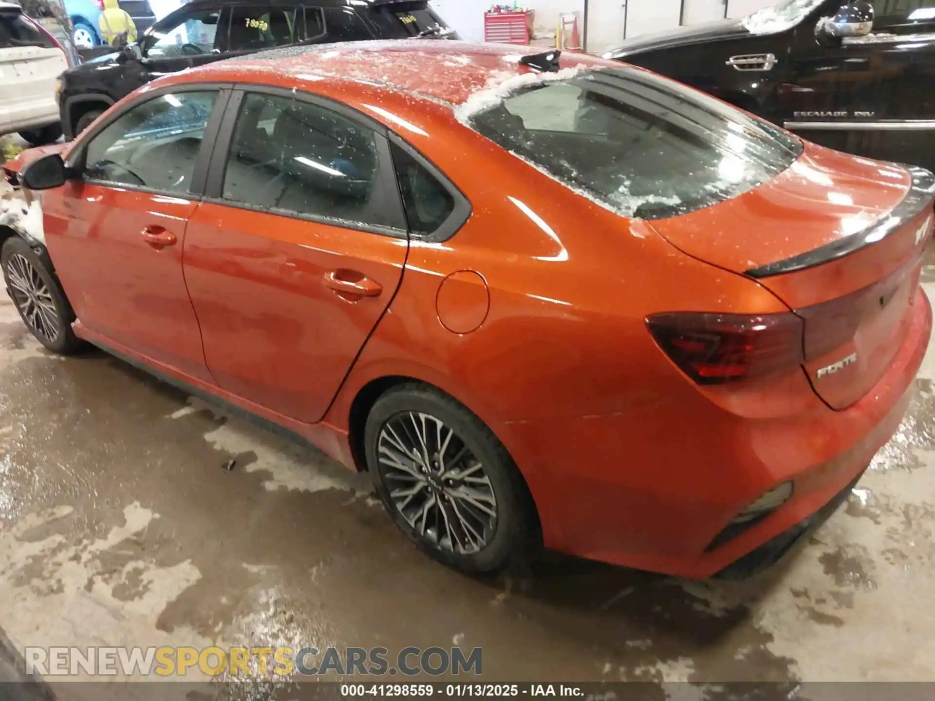 3 Фотография поврежденного автомобиля 3KPF54AD3PE596114 KIA FORTE 2023