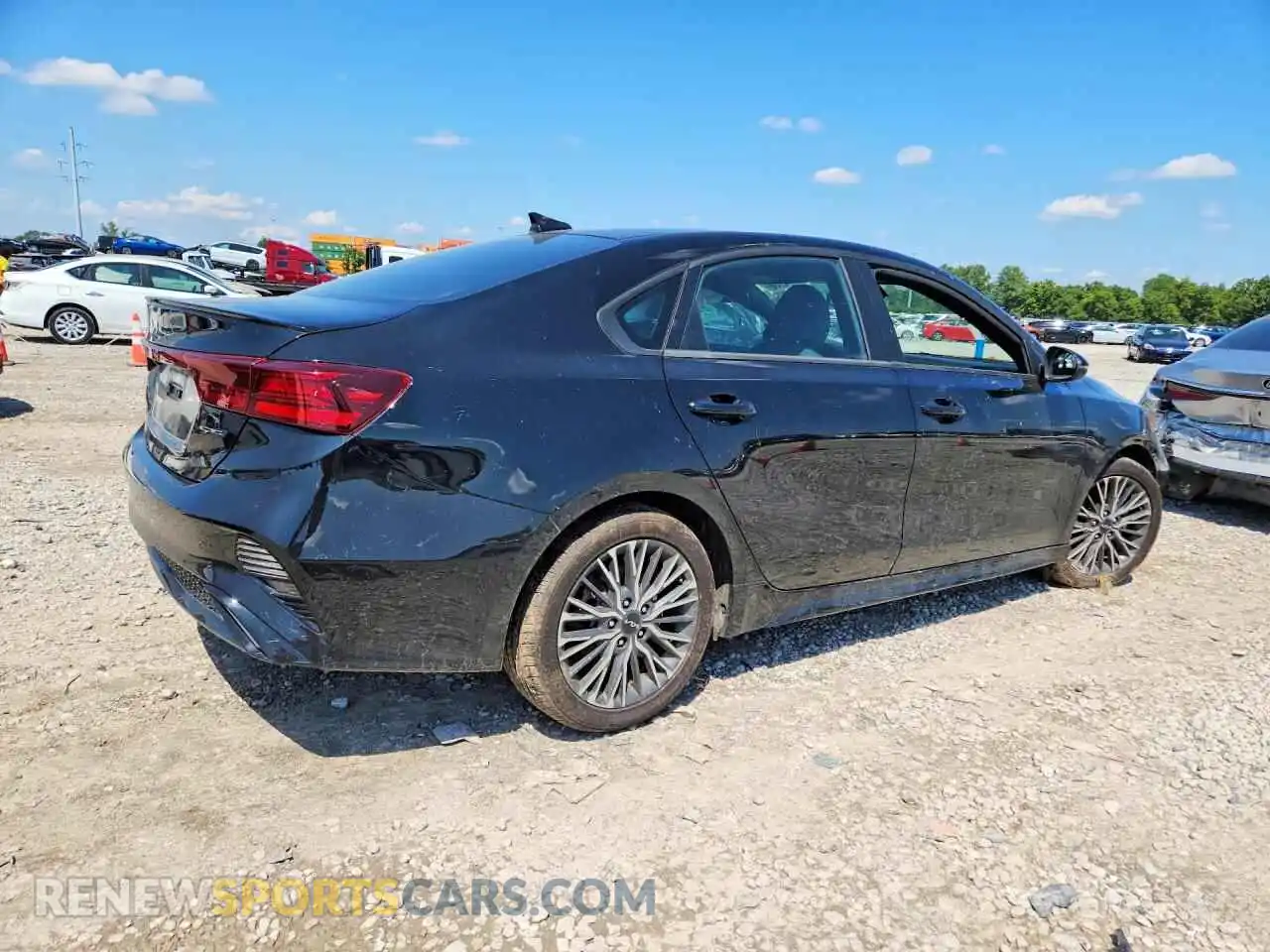 3 Фотография поврежденного автомобиля 3KPF54AD3PE640144 KIA FORTE 2023