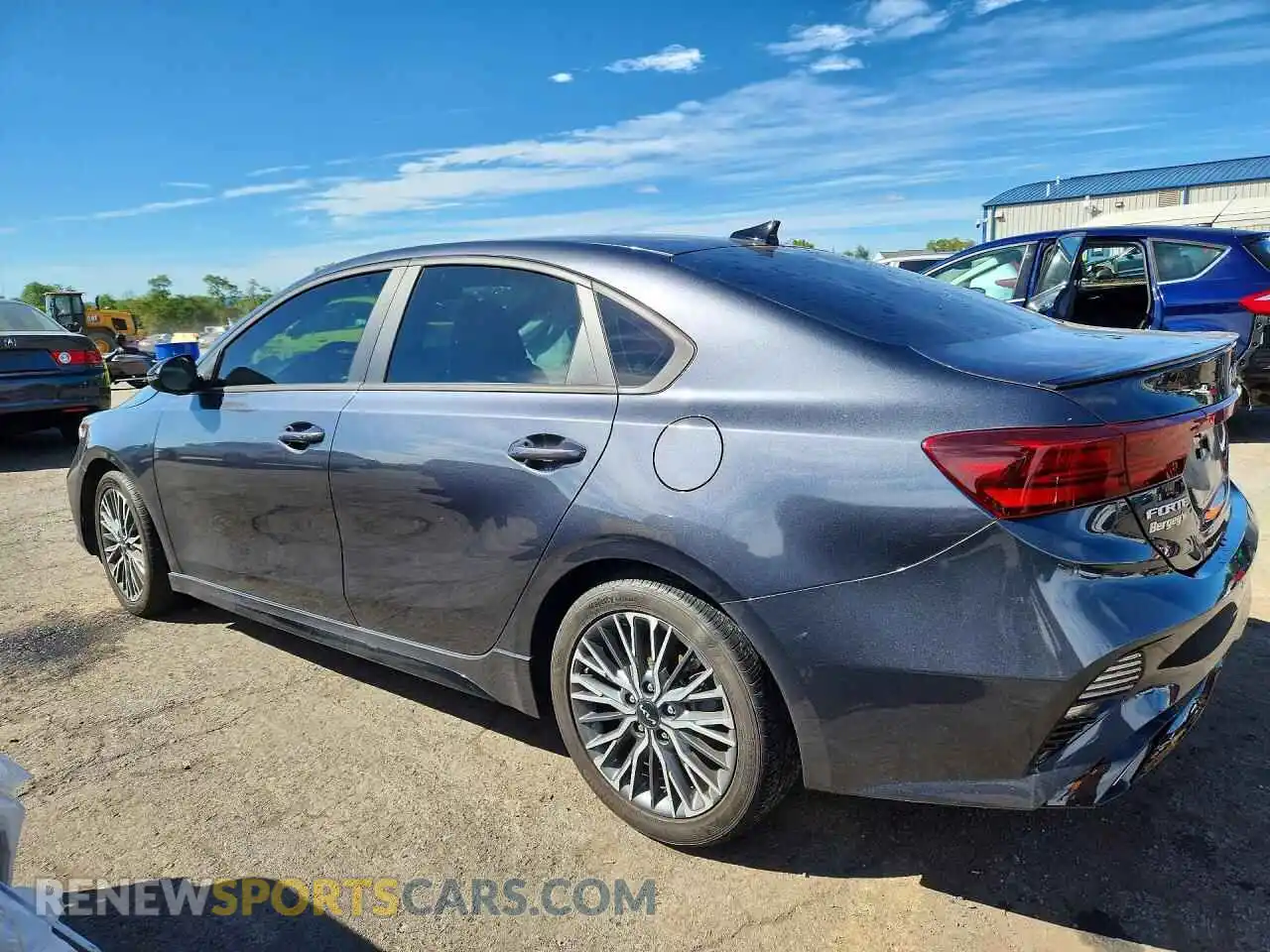 2 fotografías del automóvil dañado 3KPF54AD4PE613342 KIA FORTE 2023